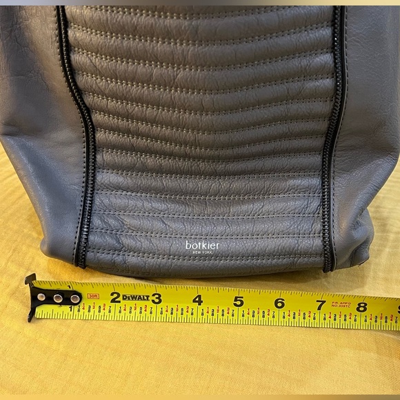 Gorgeous Botkier tote / shoulder bag. EUC!!! Medium/large size. Quality leather. - Picture 8 of 10